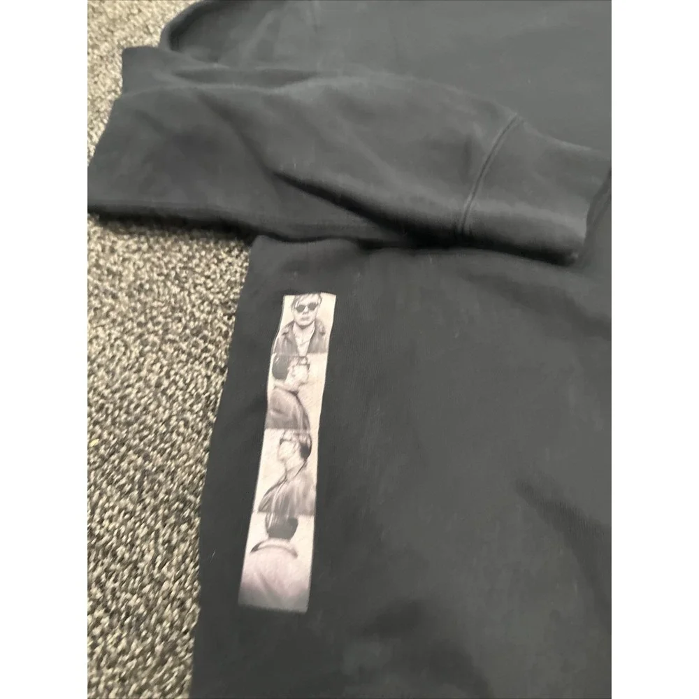 KAWS + Warhol x UNIQLO‎  Crewneck Sweatshirts Adult Med Black